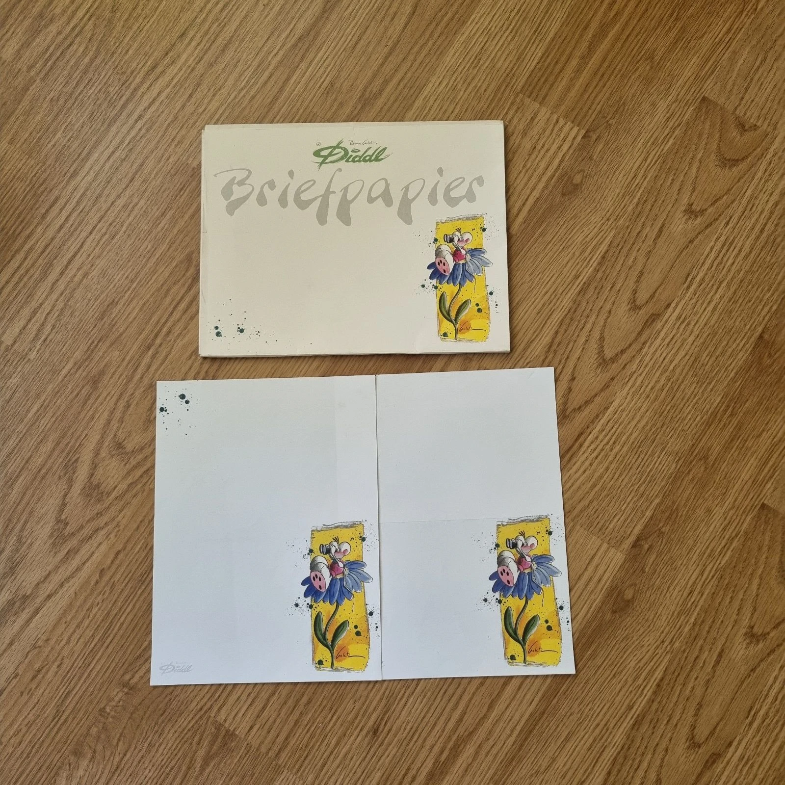 Witte briefpapiermap + 2 briefpapier 6